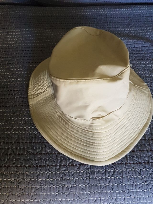 vendo 2 gorros unixes 7 euros los dos