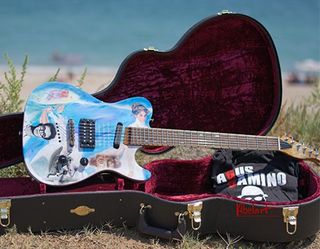 Guitarras pintadas a mano de segunda mano por 1 EUR en Silla en WALLAPOP