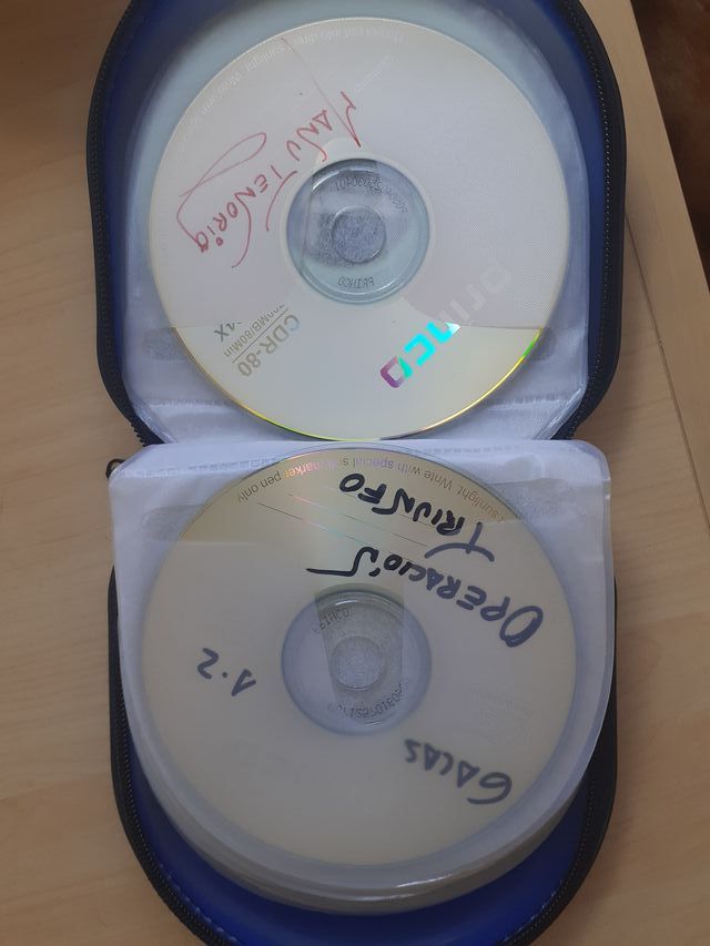porta cd y cd operación triunfo