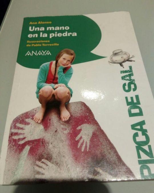 Libro Una mano en la piedra