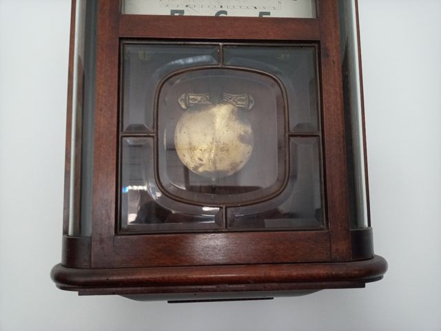 antiguo reloj de pared.