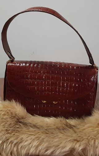 Detalles de BOLSO PIEL AUTENTICA COLOR NEGRO MARCA YANCCI Detalles de BOLSO PIEL AUTENTICA COLOR NEGRO MARCA YANCCI