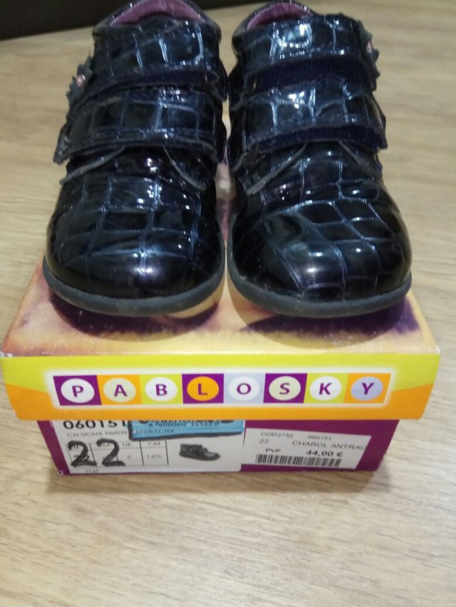 Stivaletto Pablosky in vernice con velcro e