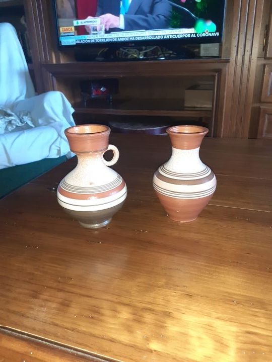 jara  y jarrón cada uno