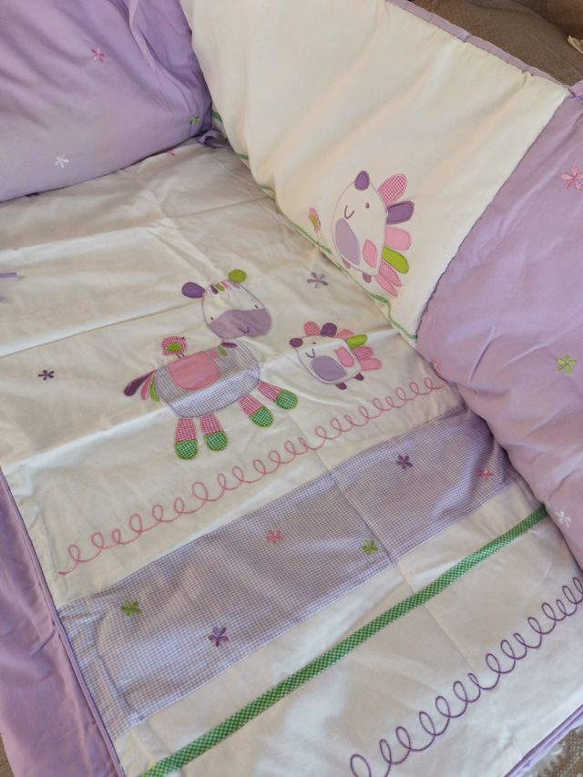 Edredón para cuna con chichonera