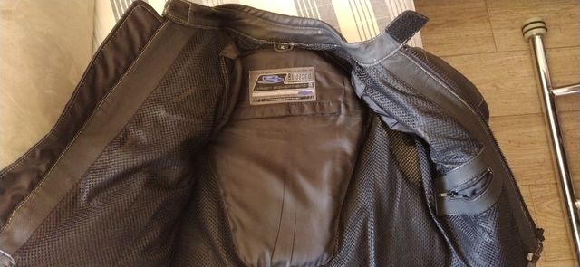 Mono de cuero dos piezas