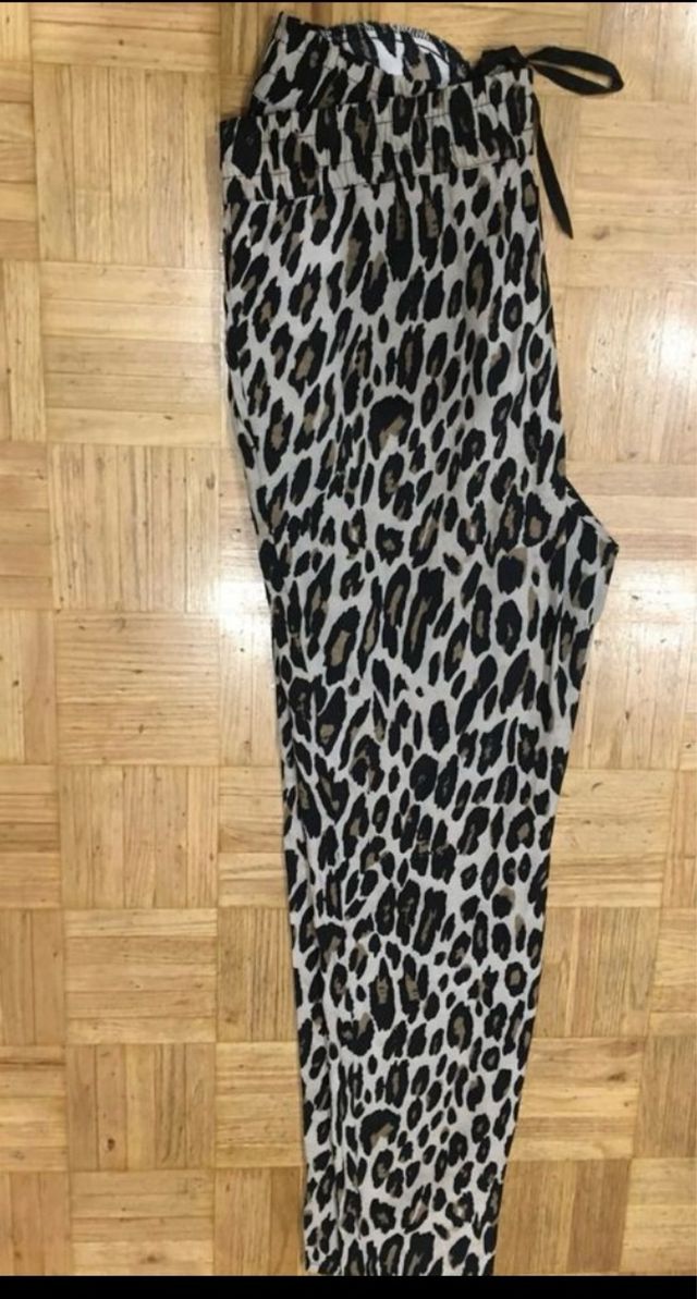 Pantalones animal print  Mango