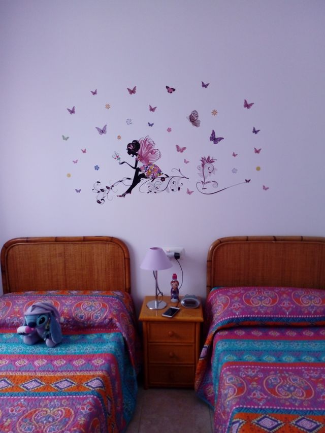 VINILO DECORATIVO NIÑA