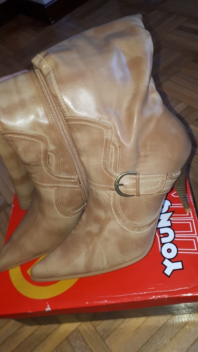 BOTA ALTA TACÓN HEBILLAS NUEVAS