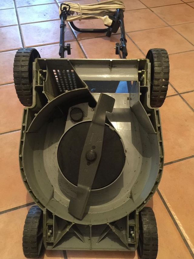 Corta cesped electrico