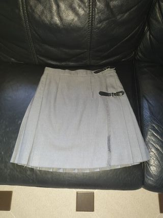 Falda uniforme de segunda mano en Algeciras en WALLAPOP Falda Desigual de segunda mano por 11 € en Algeciras en WALLAPOP