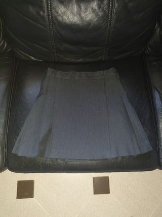 Falda uniforme de segunda mano en Algeciras en WALLAPOP Falda Desigual de segunda mano por 11 € en Algeciras en WALLAPOP