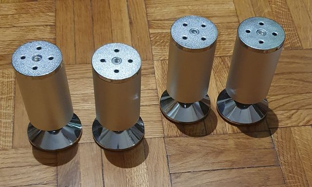 4 Patas de metal y aluminio para muebles