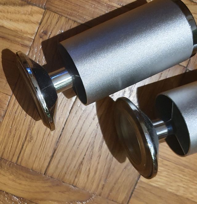 4 Patas de metal y aluminio para muebles