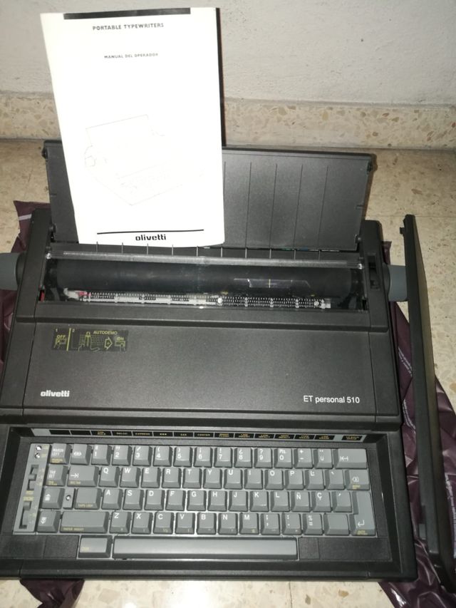 Maquina de escribir OLIVETTI ET personal 510 