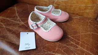Merceditas 22 NUEVO Mango Kids de segunda mano por 9 EUR en Barcelona en  WALLAPOP
