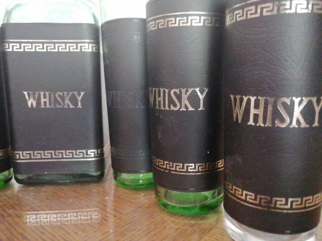 Juego whisky vintage botella y vasos