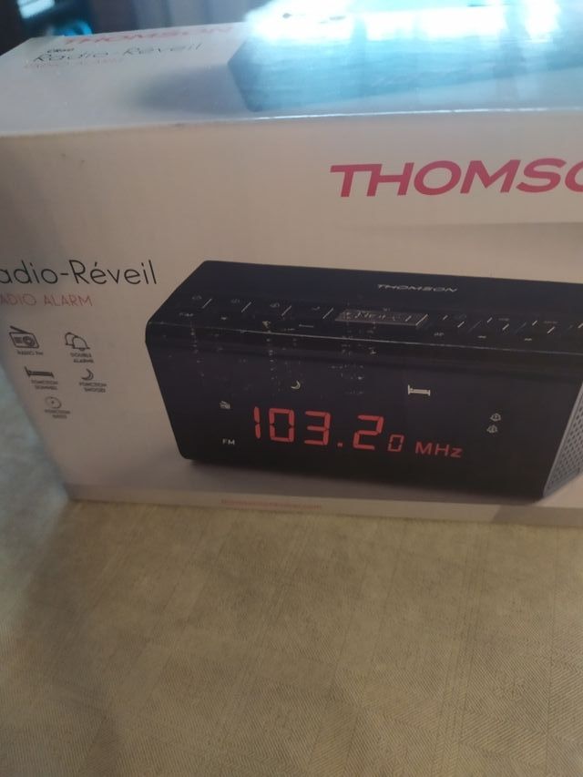 radio despertador Thompson