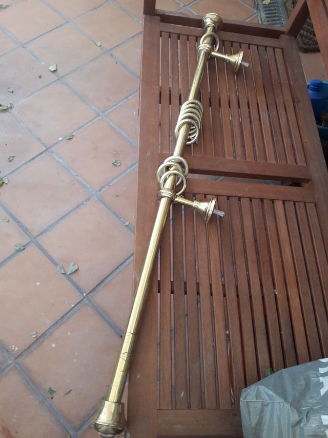 Barra cortinas latón de segunda mano por 20 € en Madrid en WALLAPOP