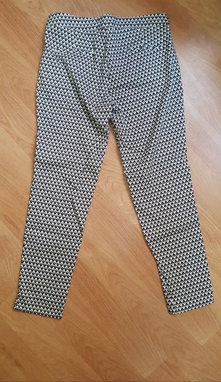Pantalón vestir blanco y negro de segunda mano por 6 EUR en Murcia en  WALLAPOP