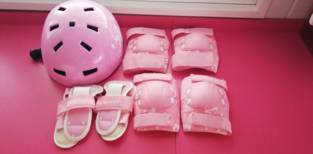 Casco niña con protecciones