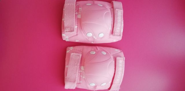 Casco niña con protecciones