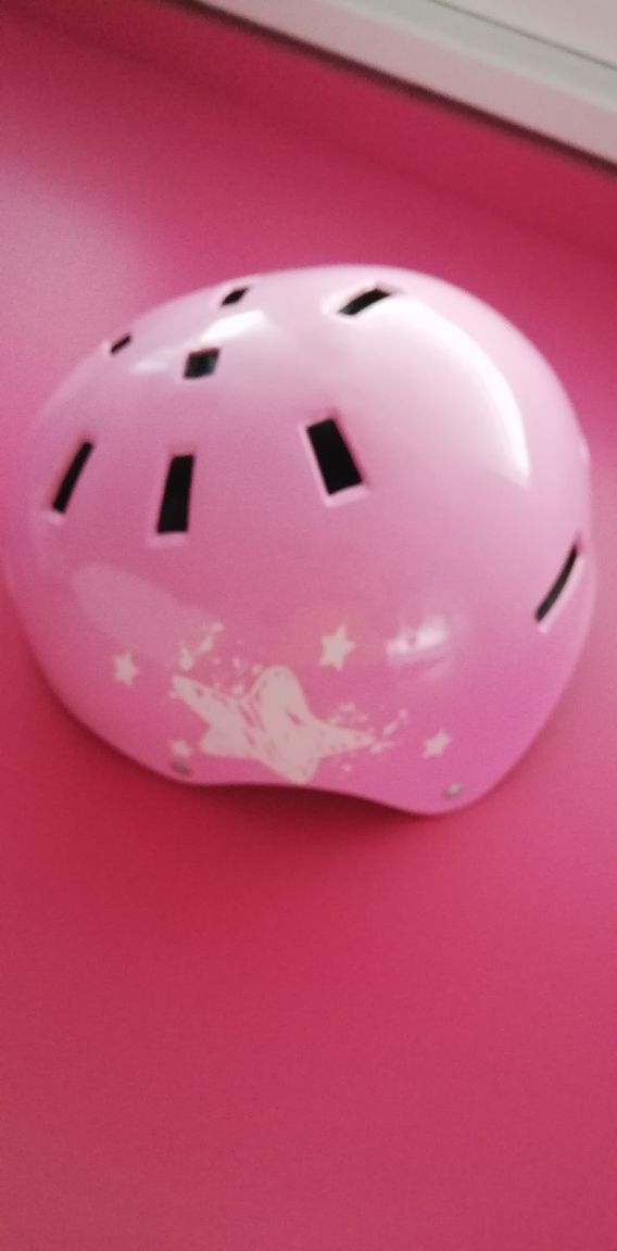 Casco niña con protecciones
