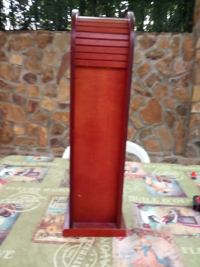 Torre de madera para cds de segunda mano por 25 € en Pozuelo de Alarcón