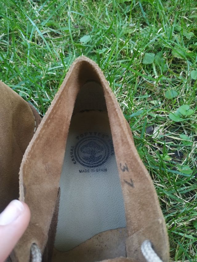 Zapatilla tipo botín camel