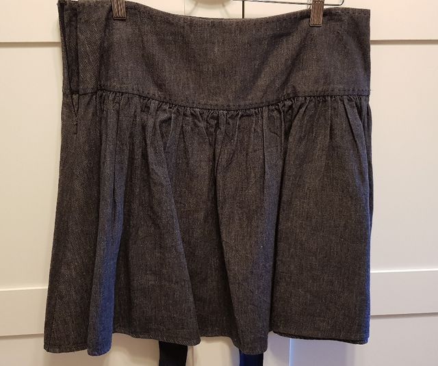 FALDA VAQUERA NEGRA HOSS INTROPIA TALLA 40