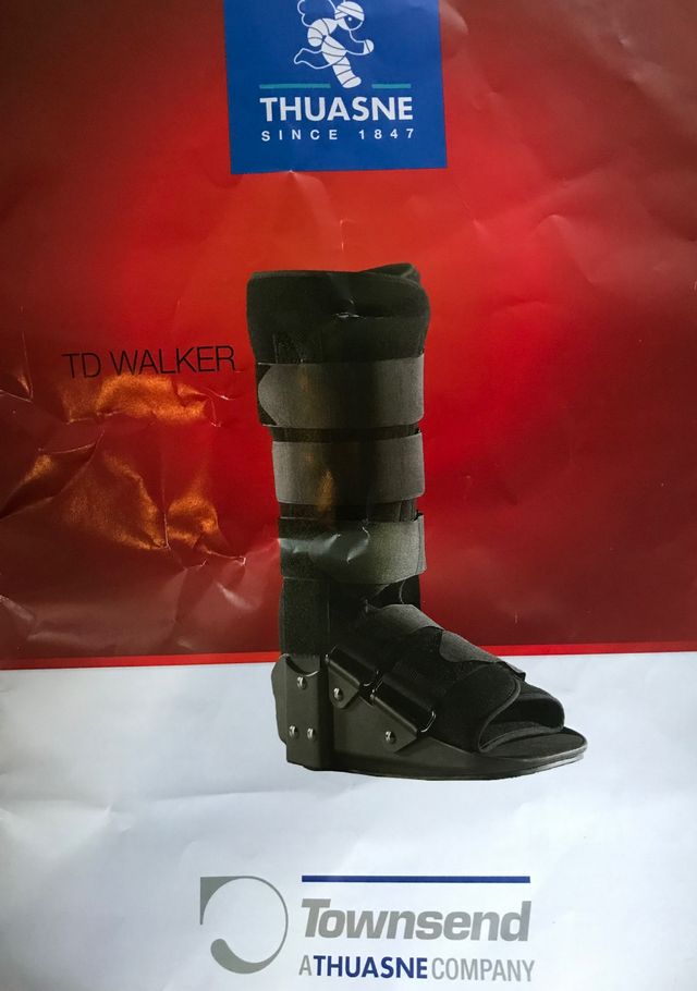 Bota Walker con cuñas adaptables