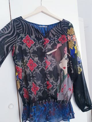 Blusa Desigual de segunda mano en la provincia de Vizcaya en Blusa Desigual de segunda mano en la provincia de Vizcaya en