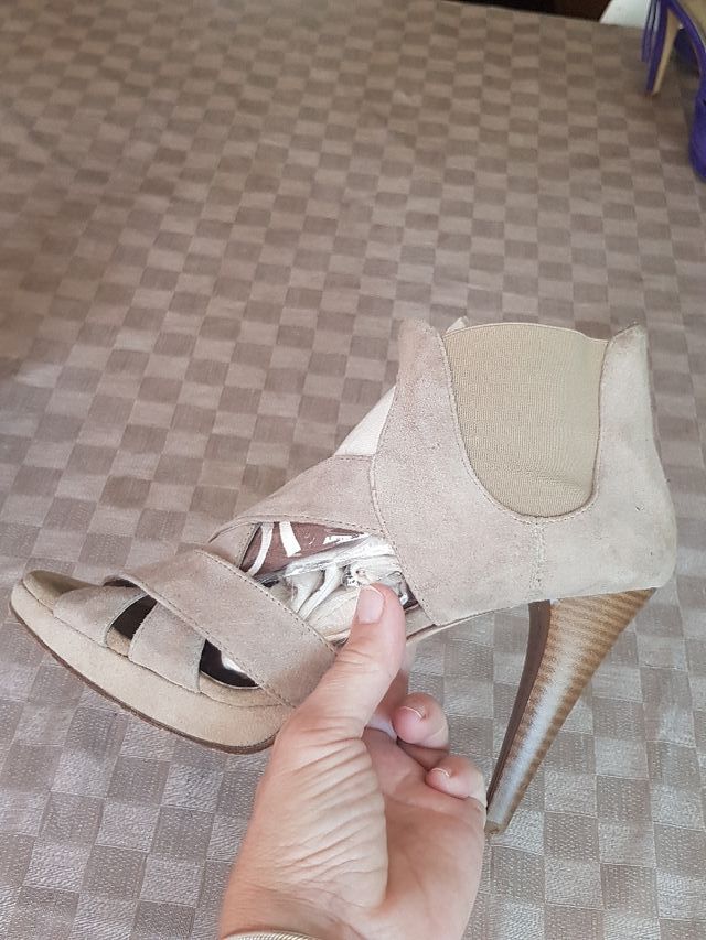 Sandalias de ante color topo