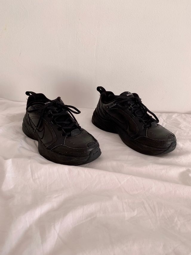 los Ortodoxo Asumir Nike Air Monarch IV Negras Talla 40 de segunda mano por 35 € en Burjassot en WALLAPOP los Ortodoxo Asumir Nike Air Monarch IV Negras Talla 40 de segunda mano por 35 € en Burjassot en WALLAPOP