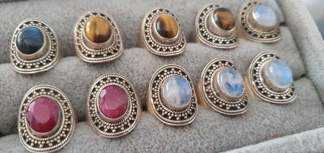 Anillos en plata y piedras