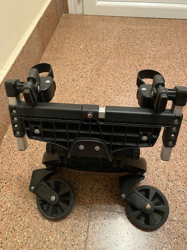 Patinete universal para silla de paseo