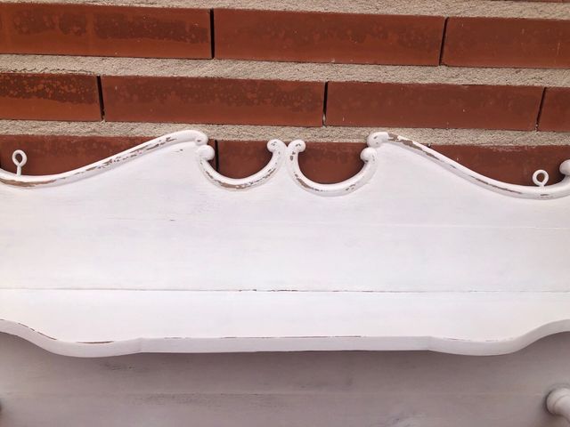 Perchero vintage, con repisa.