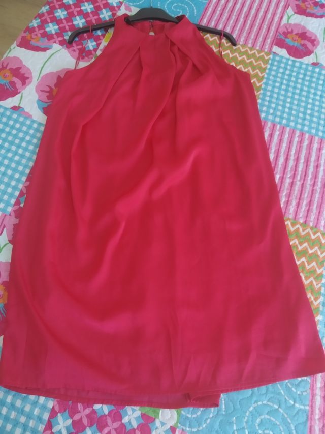 precioso vestido de Mango Fucsia.