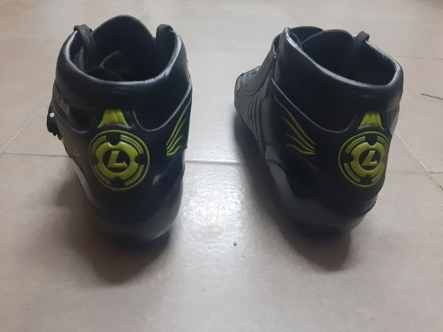 Botas patines de velocidad