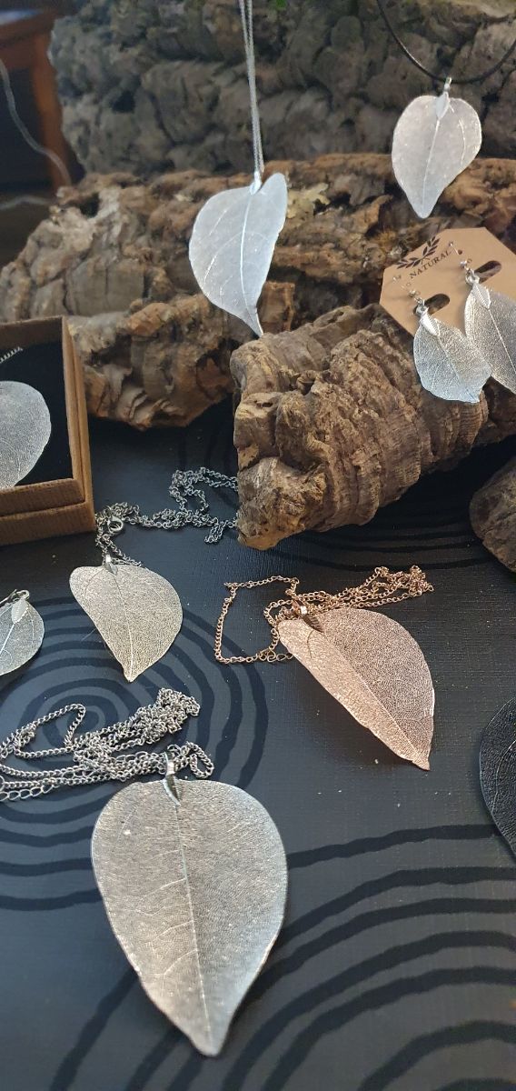 Colgante y pendientes de hojas Naturales