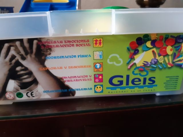 conjunto de malas talheres e acessórios