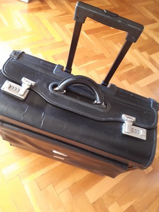 Maletín trolley ejecutivo \\/ piloto de segunda mano por 45 EUR en Barcelona  en WALLAPOP