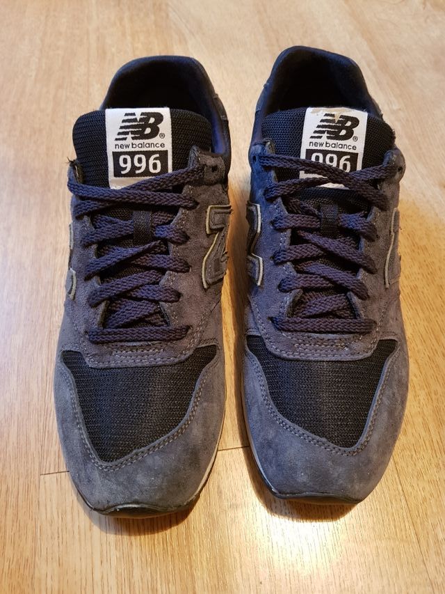Zapatillas New Balance 996. Color azul.