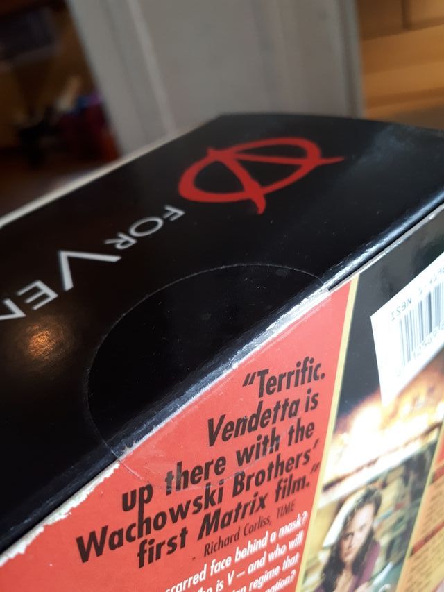 V DE VENDETTA en DVD