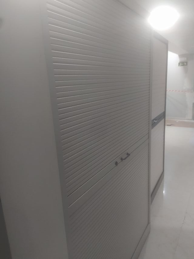 ARMARIO METÁLICOS DE PERSIANA de segunda mano por 190 € en Mérida en