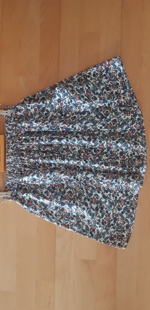 Lote 2 faldas + percha Amichi Collection