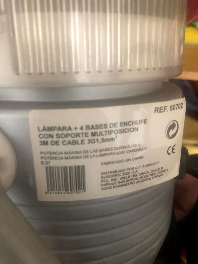 LAMPARA + 4 BASES DE ENCHUFE
