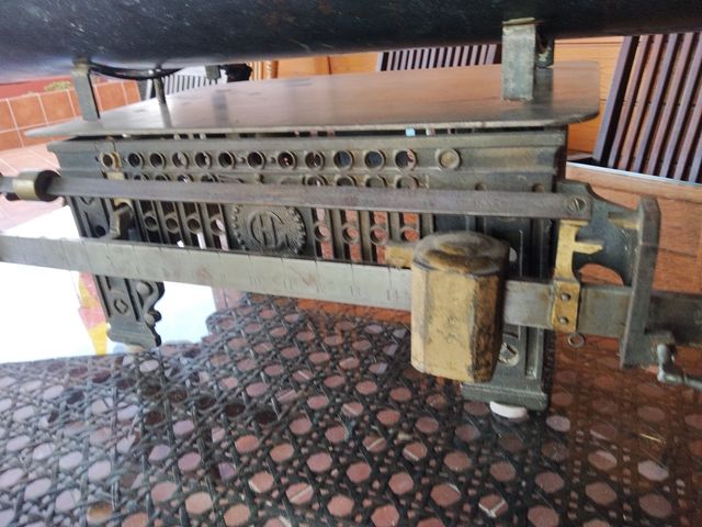 báscula antigua de farmacia