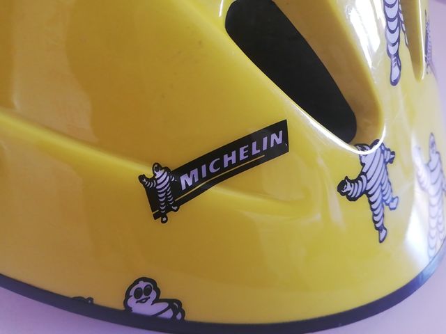 CASCO DE BICICLETA Y  MONOPATÍN