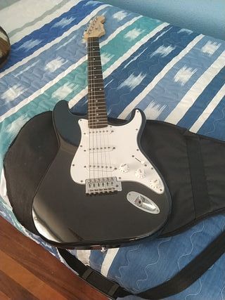 guitarra eléctrica Caliber en San Agustín Tlaxiaca, Hidalgo por $2600 |  Segundamano.mx